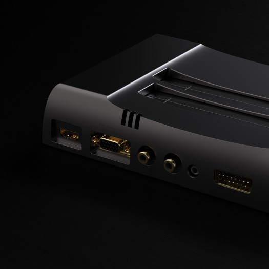 Technisch gesehen ist der Nt Mini Noir identisch mit dem Nt Mini, bis auf vergoldete Kontakte bei den Controller-Anschlüssen. (Bild: Analogue)